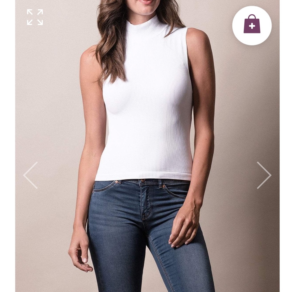 Stretchy white turtleneck tank o/s